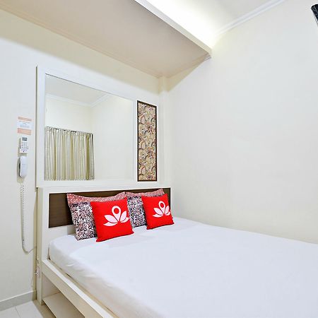 Zen Rooms Cideng Barat Jakarta Exterior photo