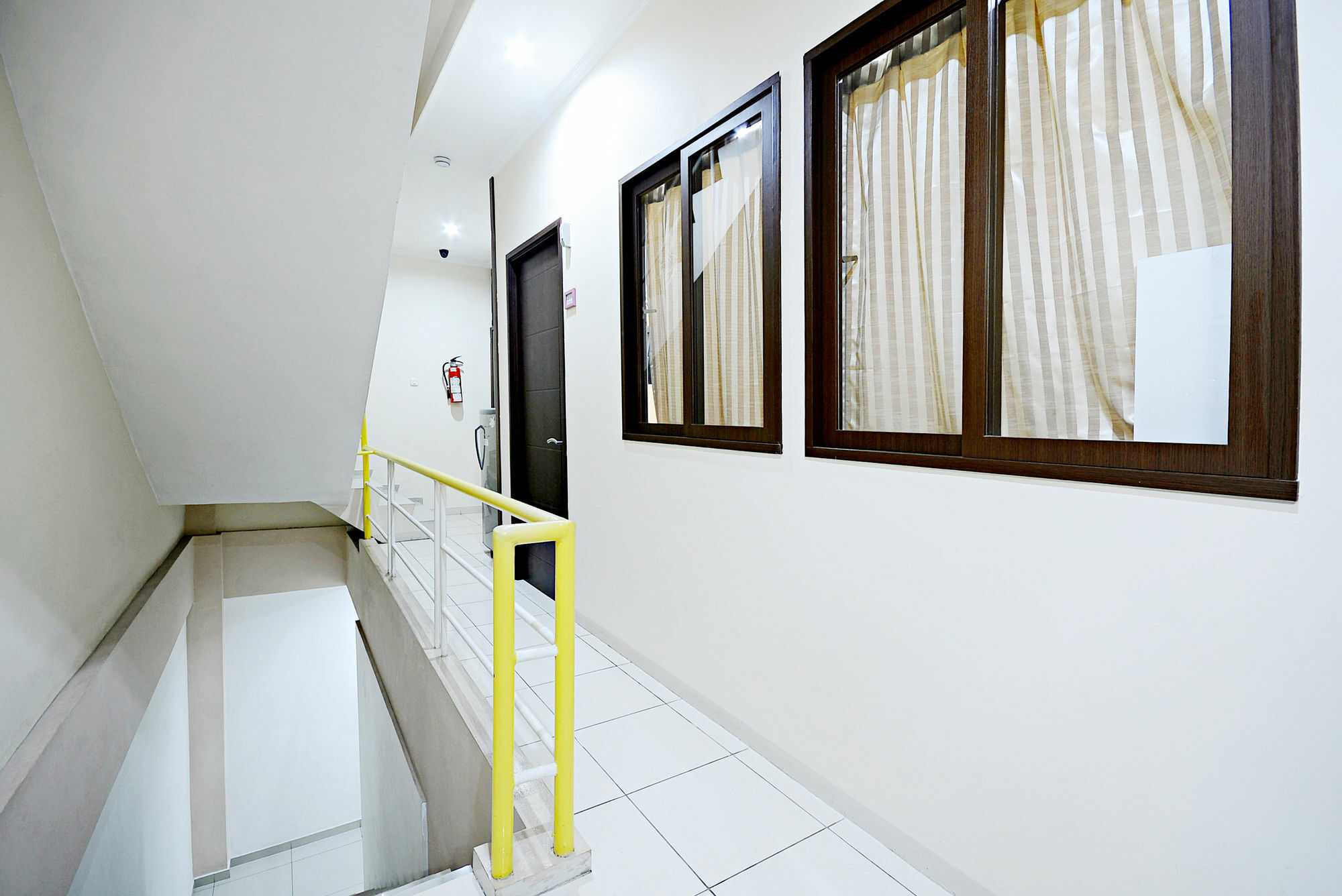 Zen Rooms Cideng Barat Jakarta Exterior photo