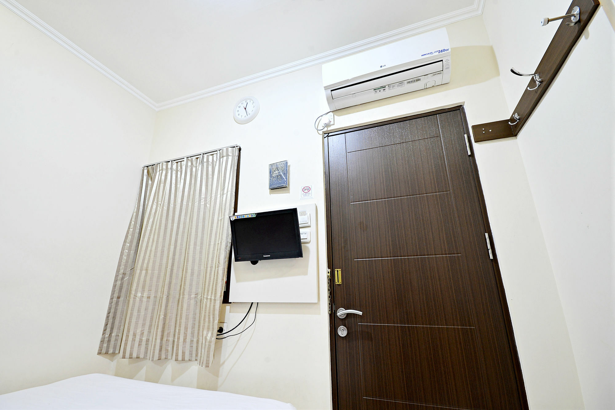 Zen Rooms Cideng Barat Jakarta Exterior photo